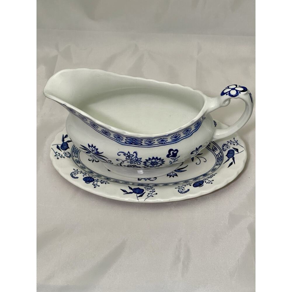 Vtg J & G Meakin England Gravy Boat 8" Nordic Blue Onion with Under plate